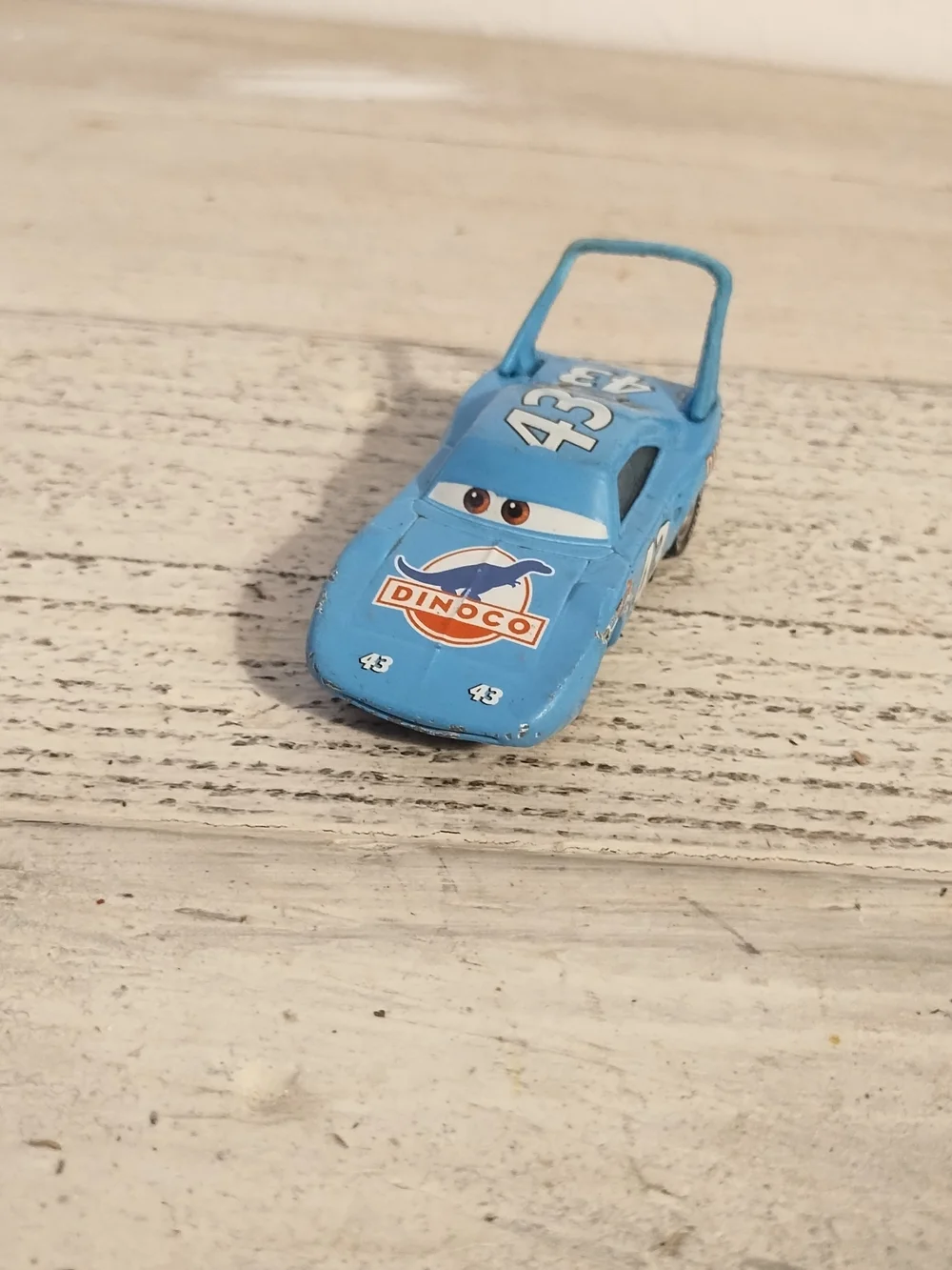 Disney Pixar Cars #43 Dinoco The King Metal Die-cast 1970 Plymouth Superbird